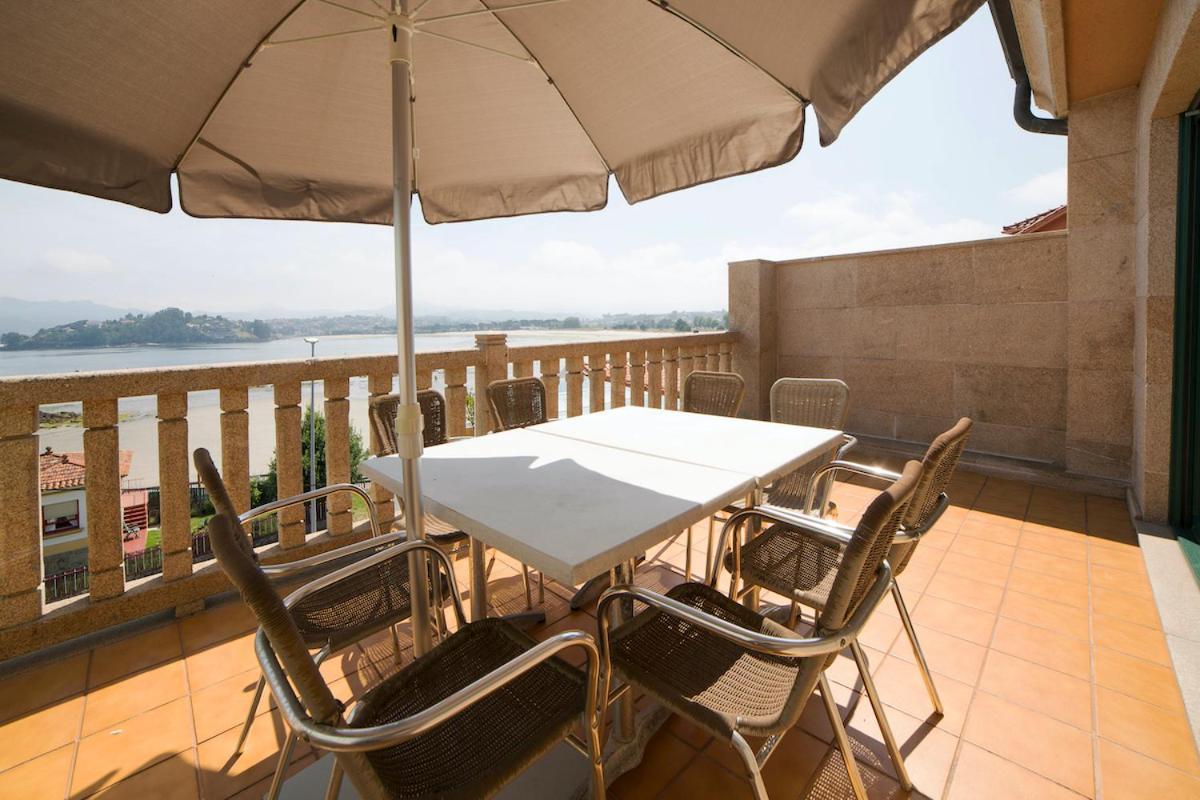Apartamentos Ria De Bayona バイヨーナ エクステリア 写真