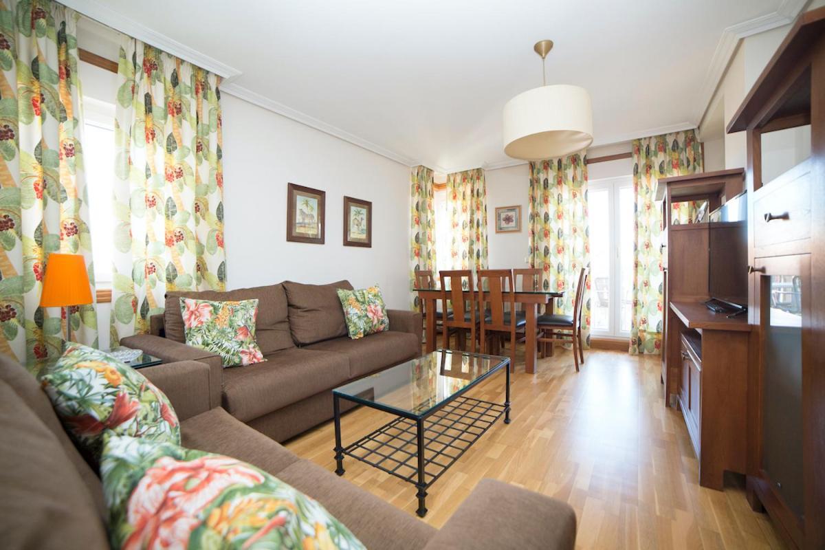 Apartamentos Ria De Bayona バイヨーナ エクステリア 写真